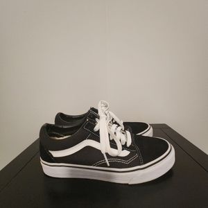 Womens Van's black and white 8